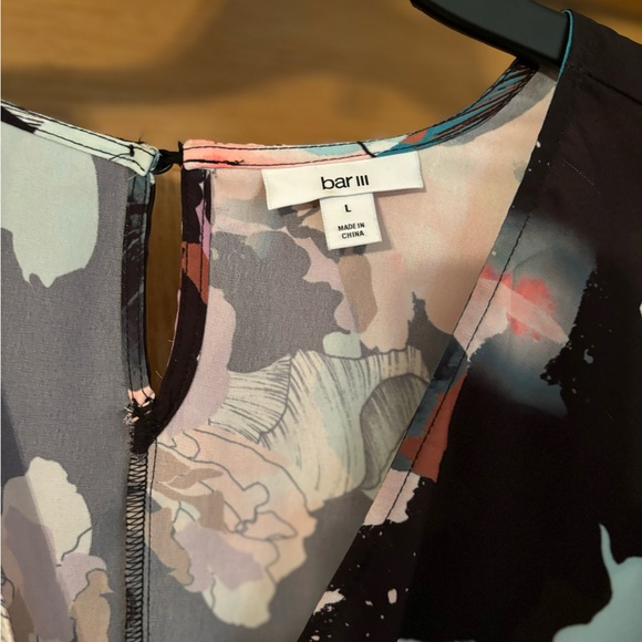 bar III - multi color blouse, size L - Picture 4 of 5